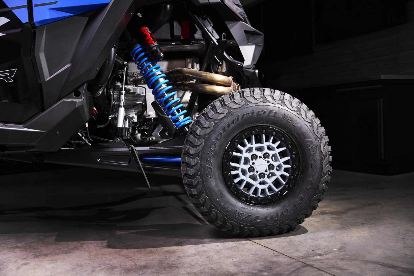 Ultra Razor Blue Polaris RZR Pro R Ultra Edition side-by-side gains active sway bars