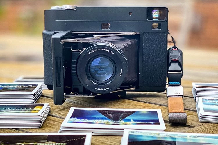 The InstantKon SF70 can be fitted with neutral density filters