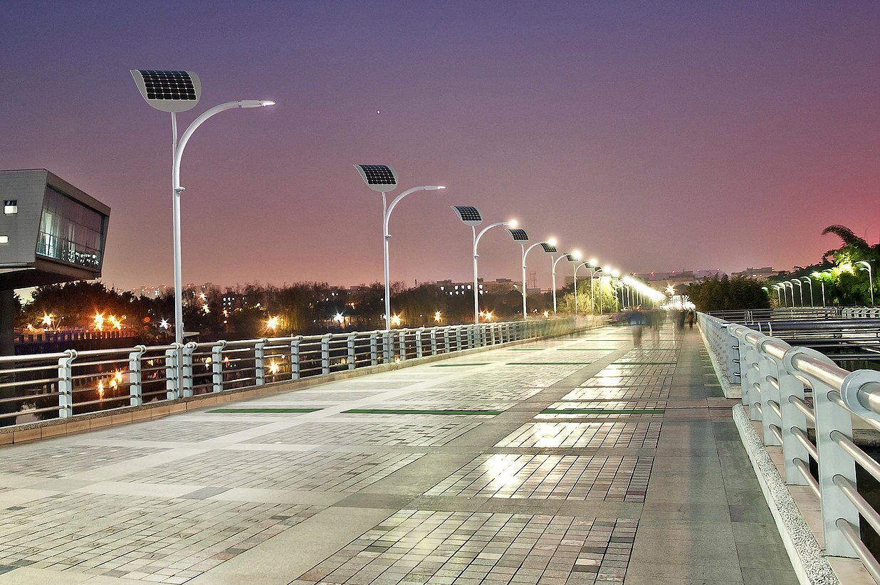 Sin City Going Green Las Vegas To Use Solar And Pedestrian Power For Street Lights Sin City Going Green Las Vegas To Use Solar And Pedestrian Power For Street Lights