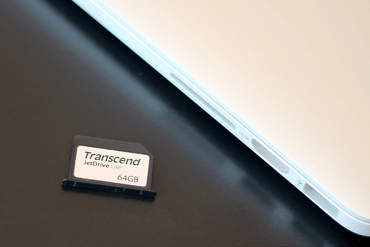 Gizmag takes a quick look at the Transcend JetDrive Lite, a MacBook storage expansion accessory that slips discreetly into the SD slot