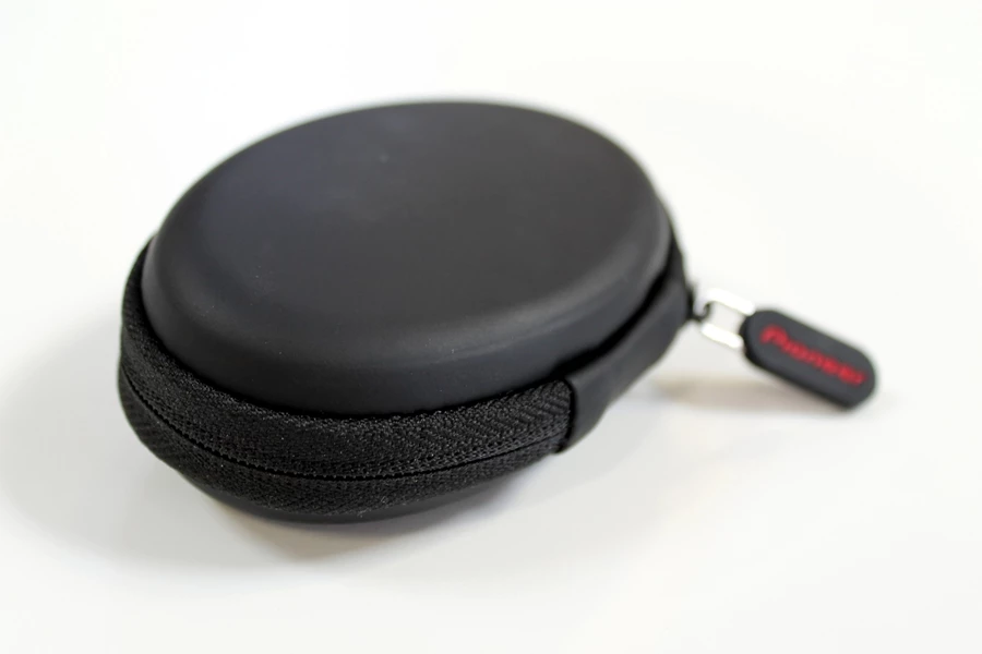 The SE-CX8s are provided with a protective case (Photo: Stu Robarts/Gizmag)