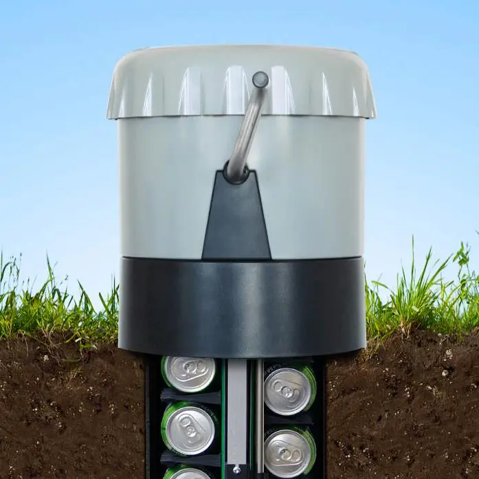 With the top pushed down the eCool can store drinks at earth temperature all year round