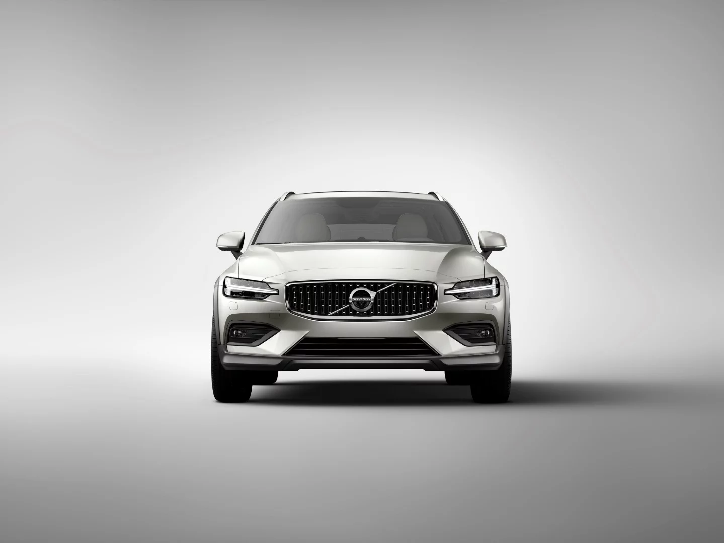 Volvo introduces the V60 Cross Country