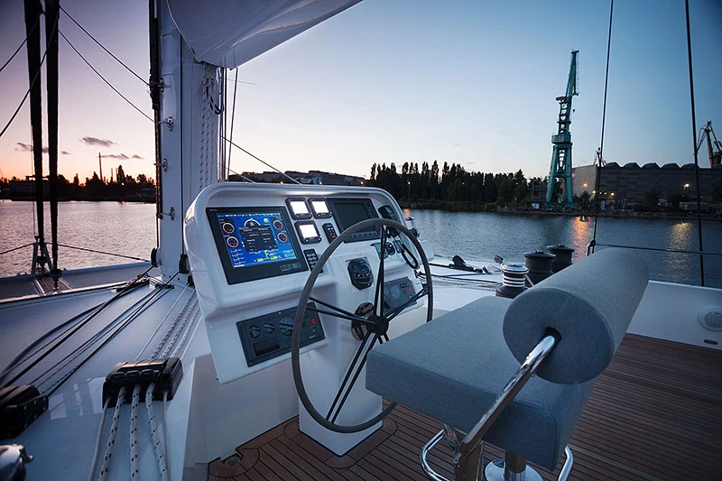 The Sunreef 80 flybridge