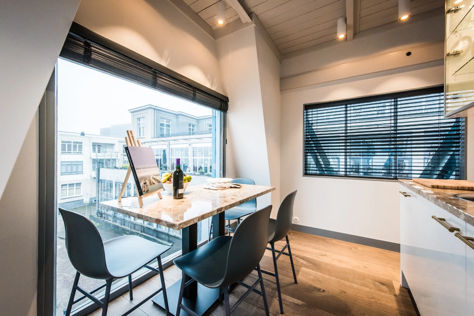 The Yays – Crane Apartment comprises a total floorspace of 40 sq m (430 sq ft)