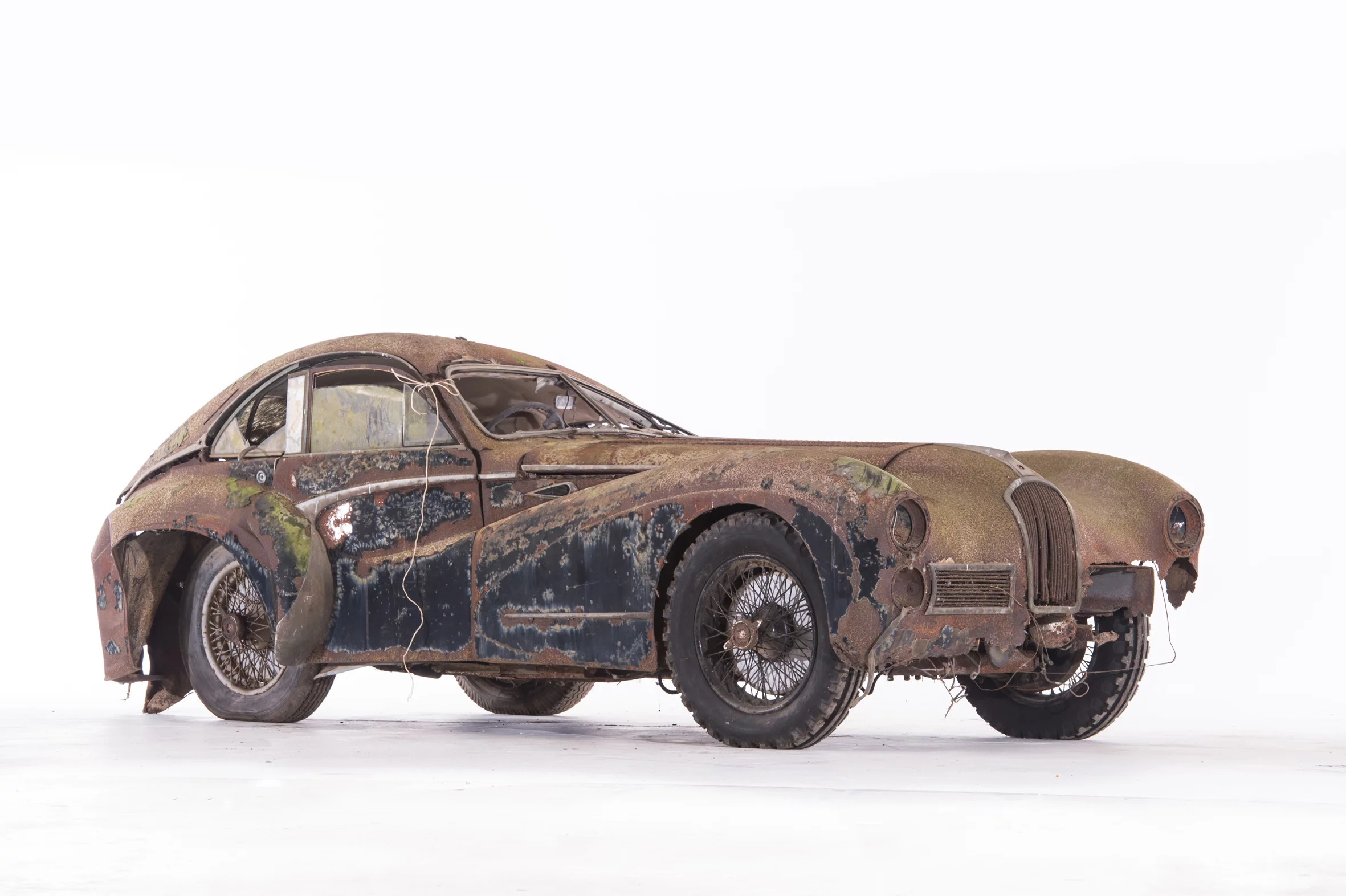 This Saoutchik-bodied 1949 Talbot Lago T26 Grand Sport fetched US$1.838 million (EUR€1.45 million plus costs)