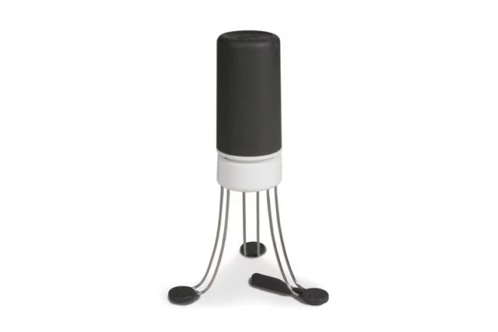 The Autonomous Saucier automatically stirs sauce in the pan, freeing you up for other kitchen duties