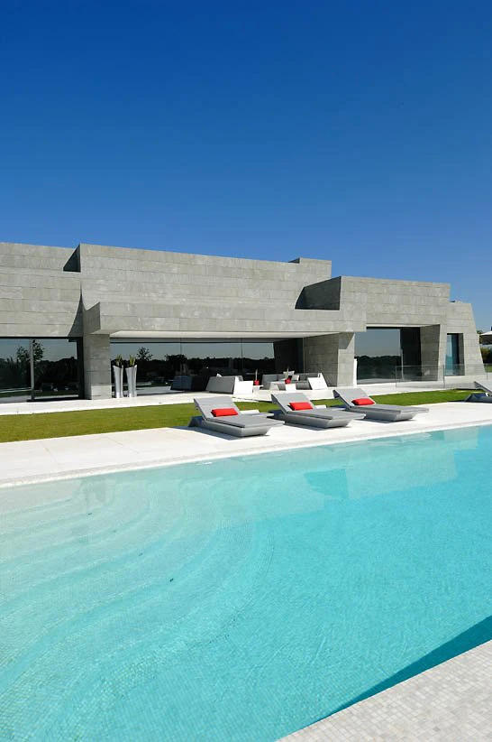 "1001 Nights" private dwelling by architects A-Cero - rear garden area