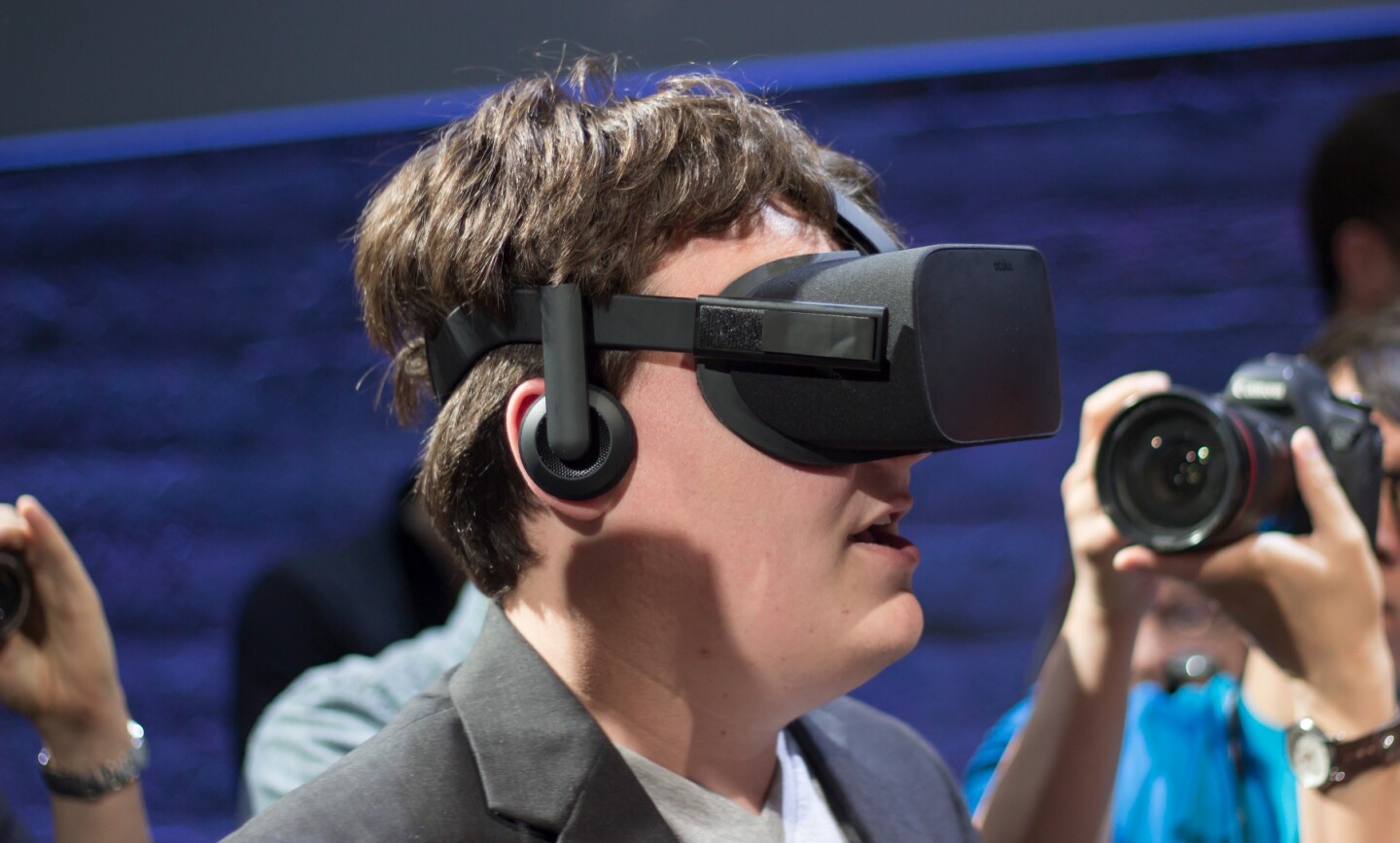 Oculus founder Palmer Luckey modelling the consumer Oculus Rift at a 2015 launch event
