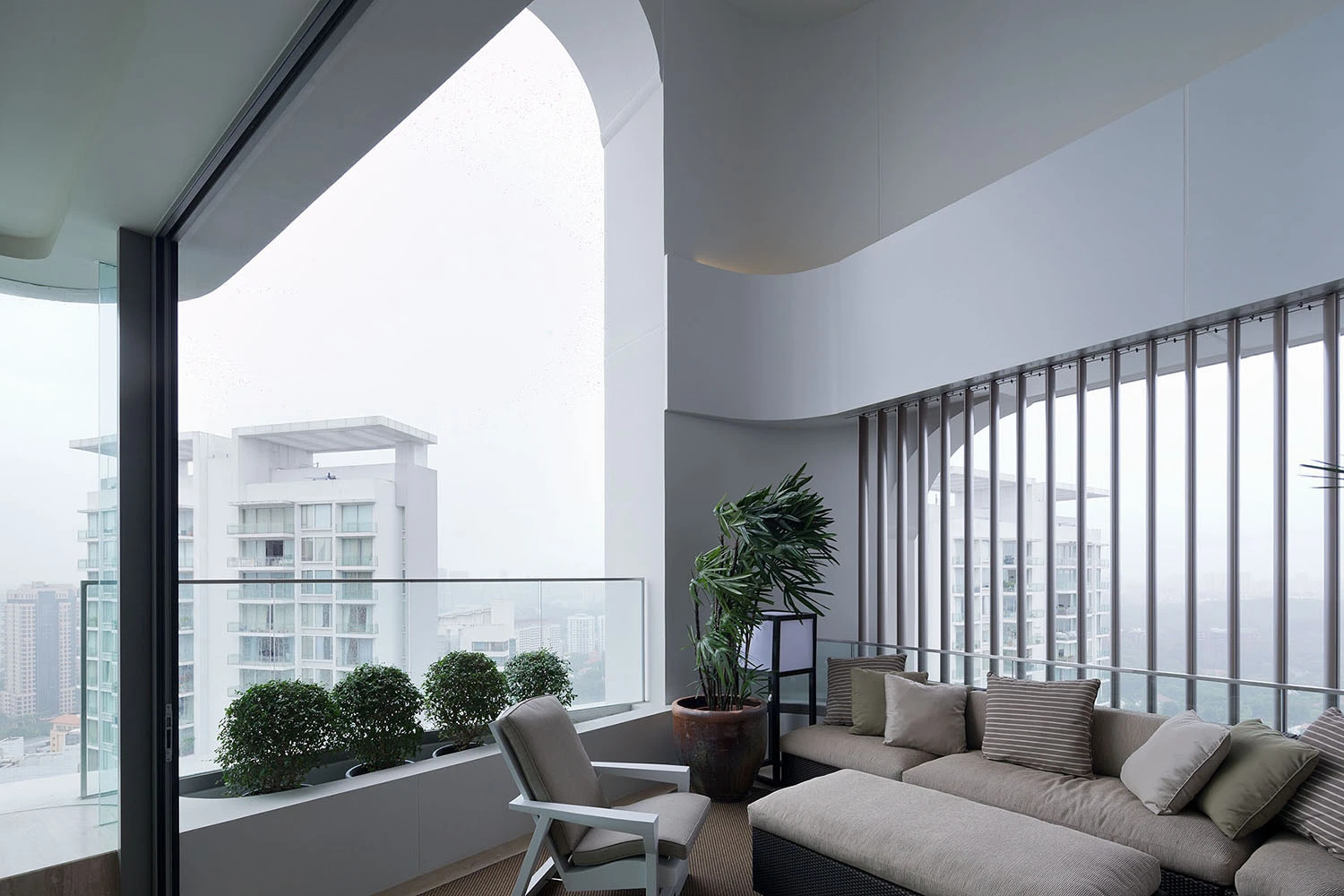 Apartment interior, Ardmore Residence, Singapore, by UNStudio (Photo: Iwan Baan ©)