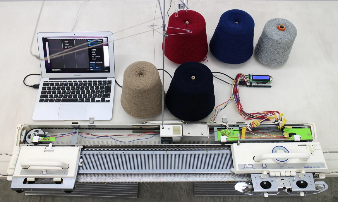 The GlitchKnit set up