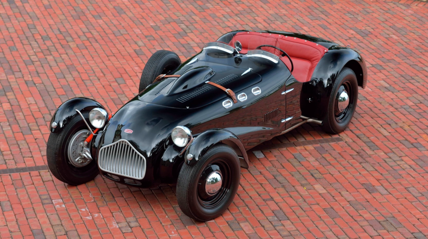 1952 Allard J2 Roadster | Estimate: from $800,000 to $1,200,000 | Auction House: Mecum | Official Auction Description
