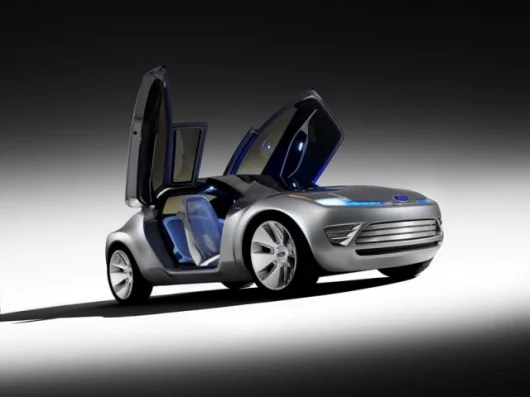 The reverse butterfly doors offer easy ingress and egress to front and rear seats.