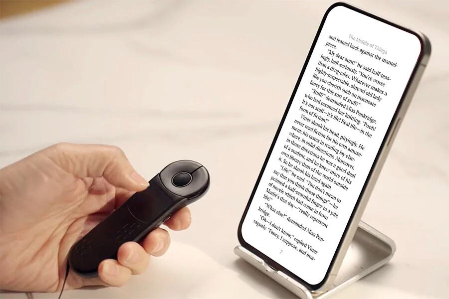 The device reportedly tips the scales at 20 g (0.7 oz)