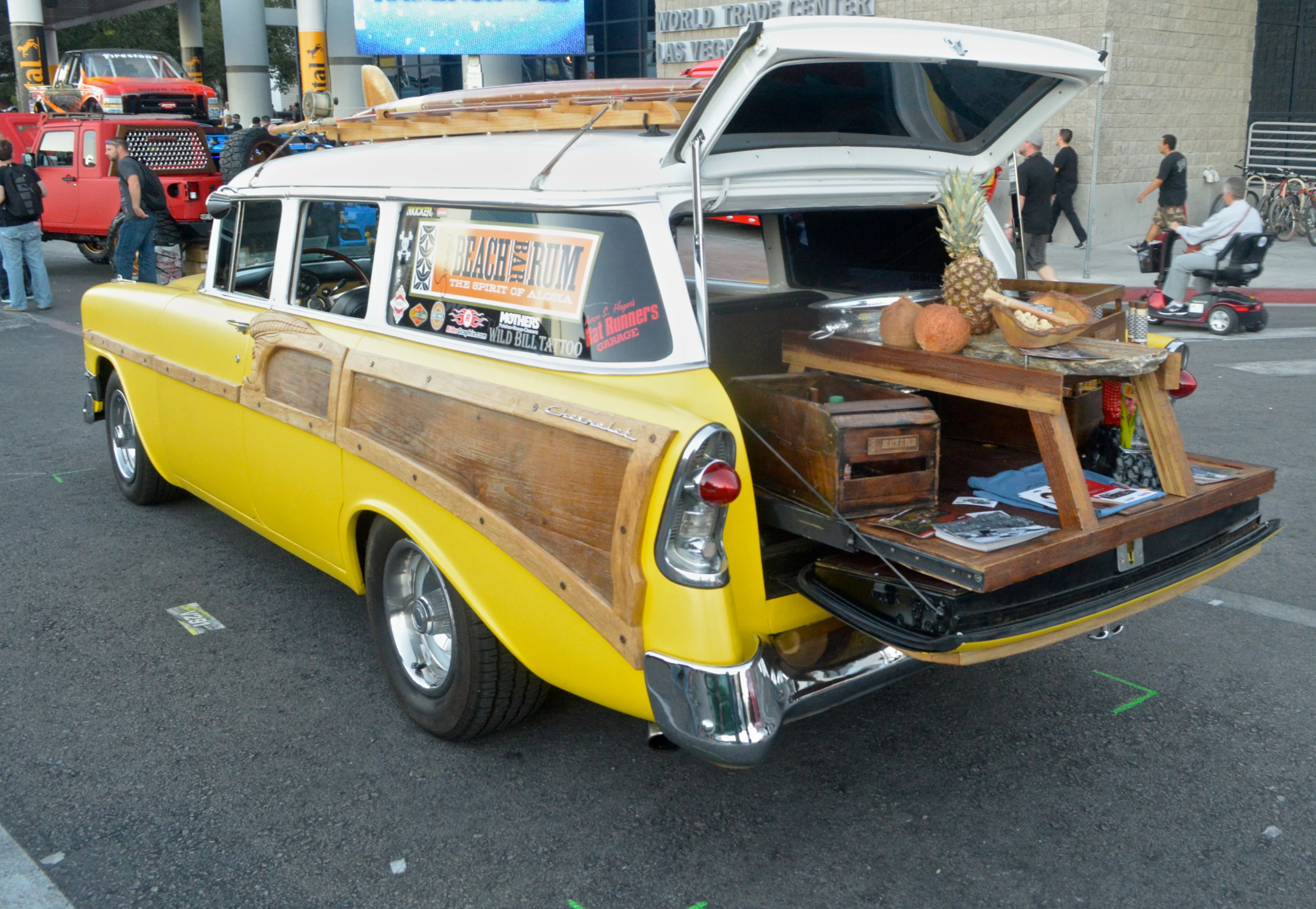 Tropical island-mobile with pullout minibar (Photo: C.C. Weiss/Gizmag)