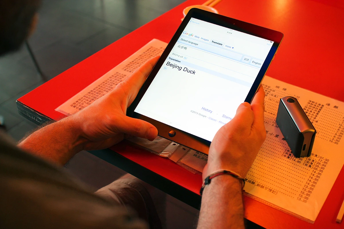 Scanned content is transmitted wirelessly via Bluetooth