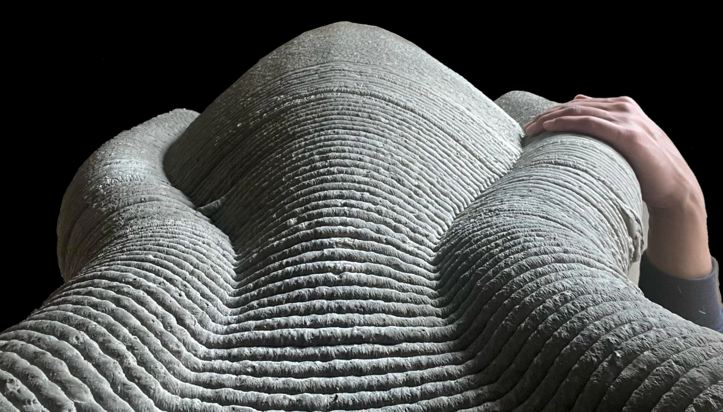 Each element consists of two supportive ribs at either side, with an insulating membrane between the
