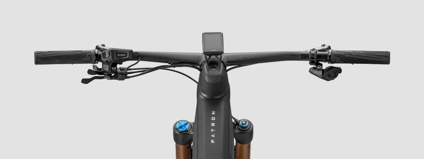 That's a busy left handlebar