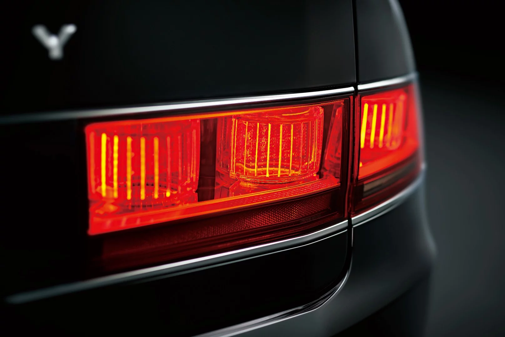 Toyota Century rear combination lights