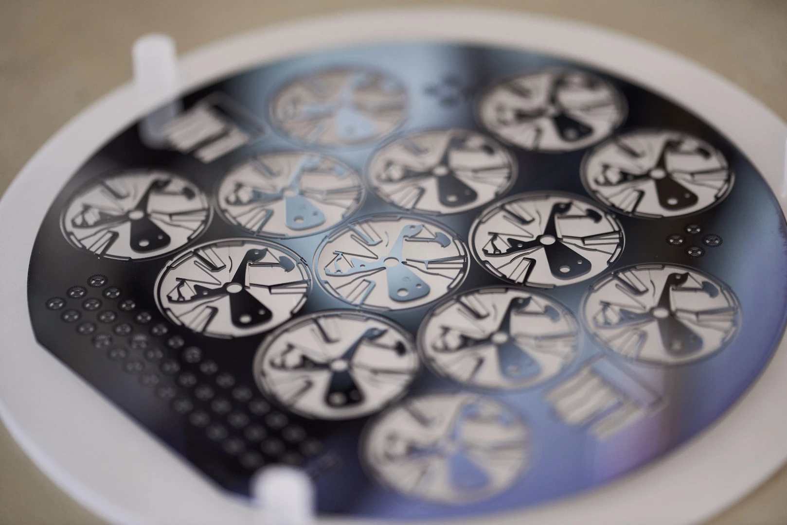 The oscillators fabricated from a silicon wafer