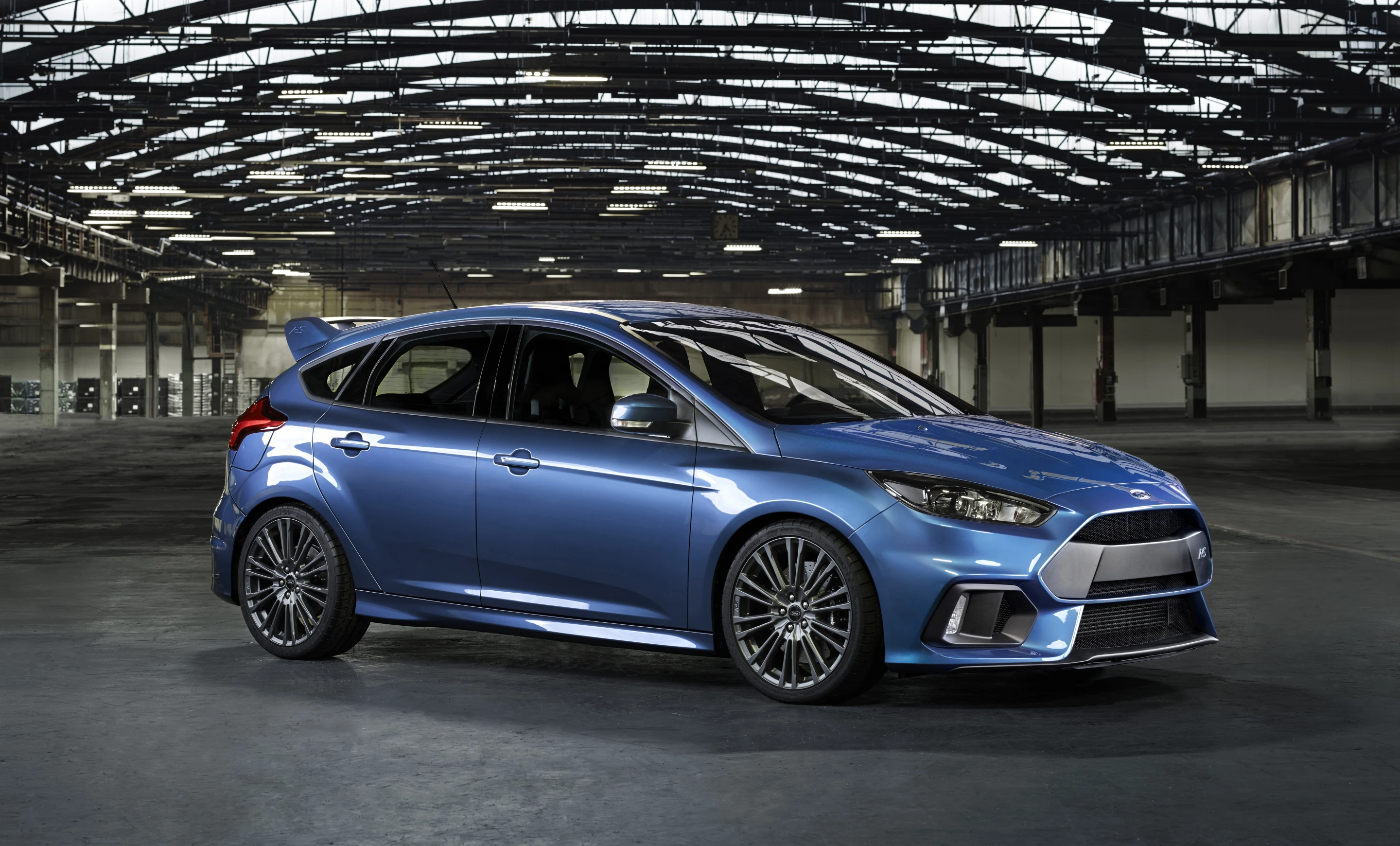 A brand new, torque-vectoring all-wheel drive system puts the Focus' power down