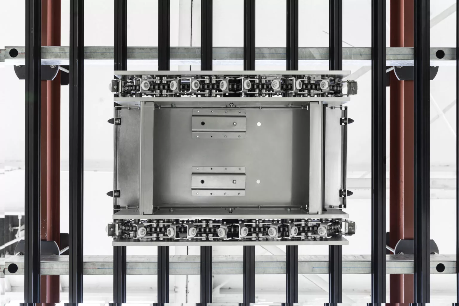 Looking straight up, the CeiliX InfinityCrane Skyrunner sans winch