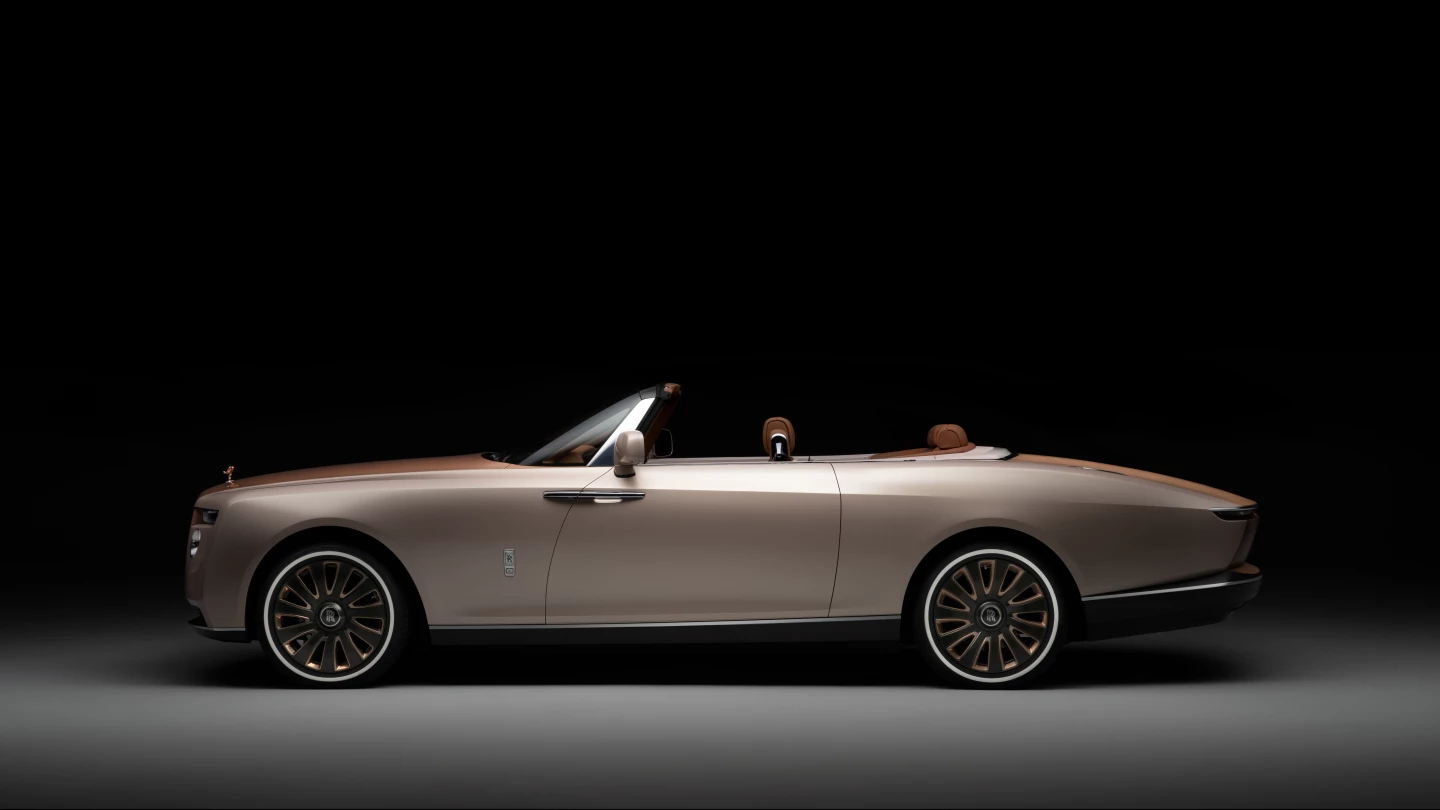Rolls-Royce wows the Concorso d'Eleganza crowds with another coachbuilt creation