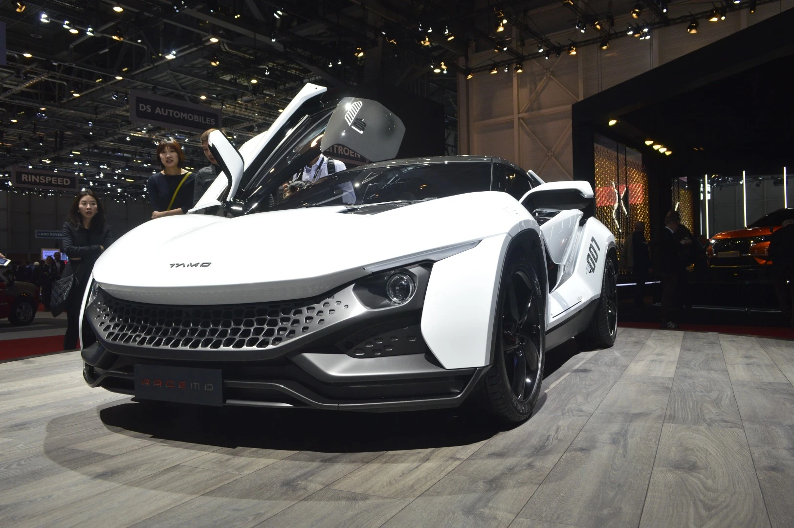 The Racemo is powered by a compact turbocharged engine, good for a six-second sprint to 100 km/h