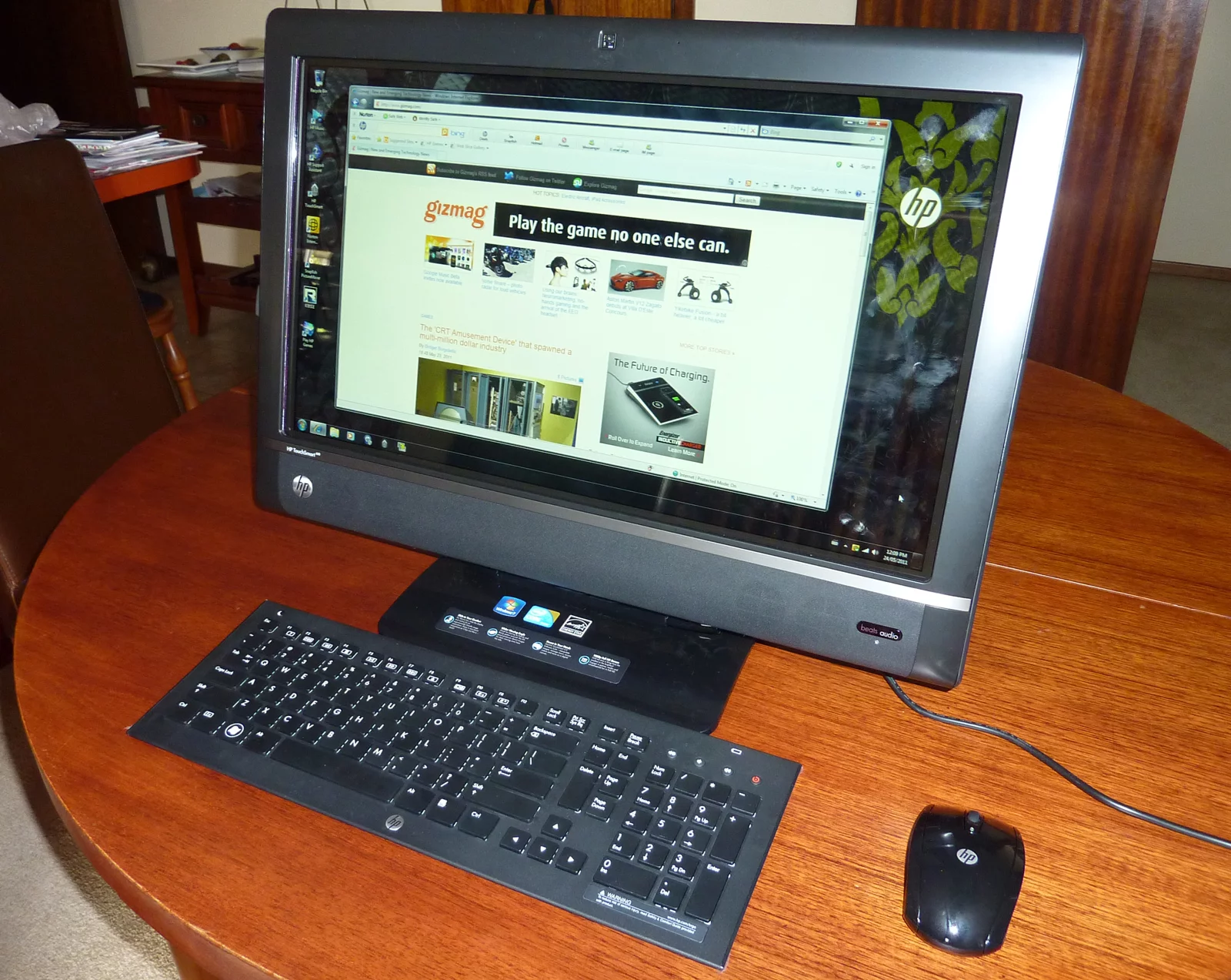 The HP TouchSmart 610-1030a in upright position