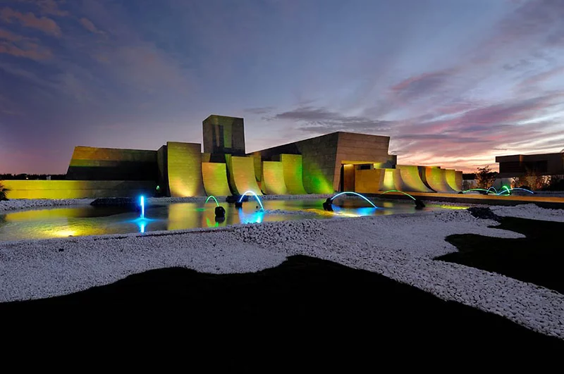 "1001 Nights" private dwelling by architects A-Cero