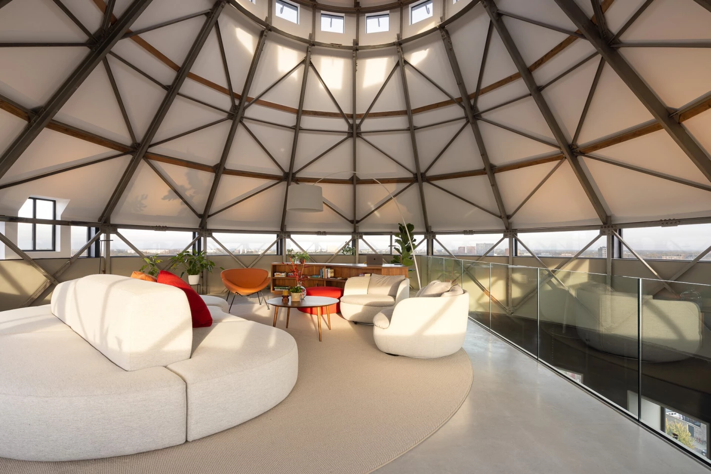 The ninth floor boasts triple height ceilings and striking 360-degree views