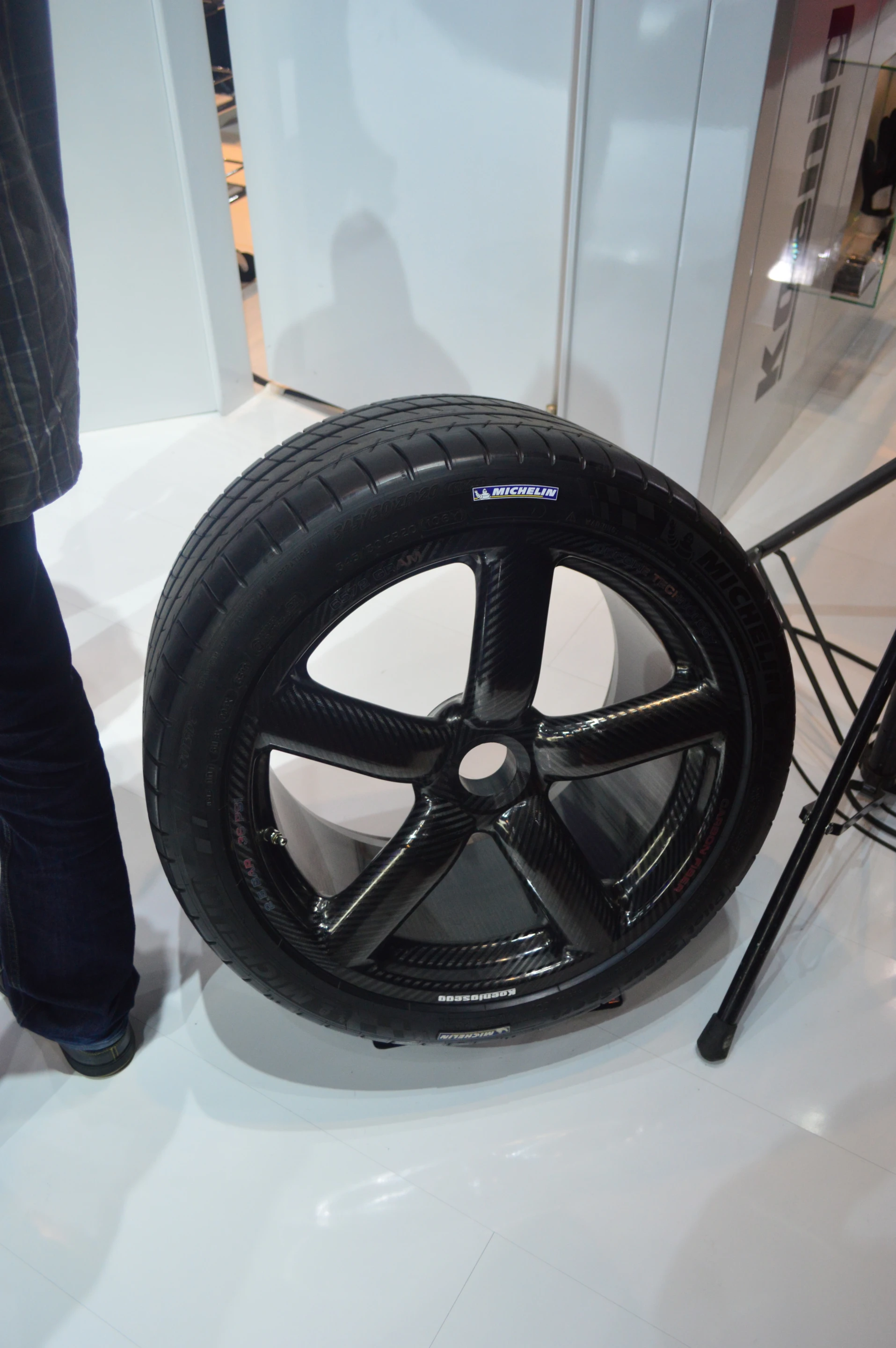 Specially developed Michelin Cup 2 tires wrap the One:1's carbon fiber wheels (Photo: CC Weiss/Gizmag.com)