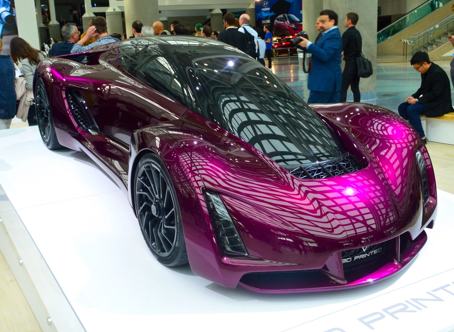 Divergent estimates a 2.5-second 0-60 mph time
