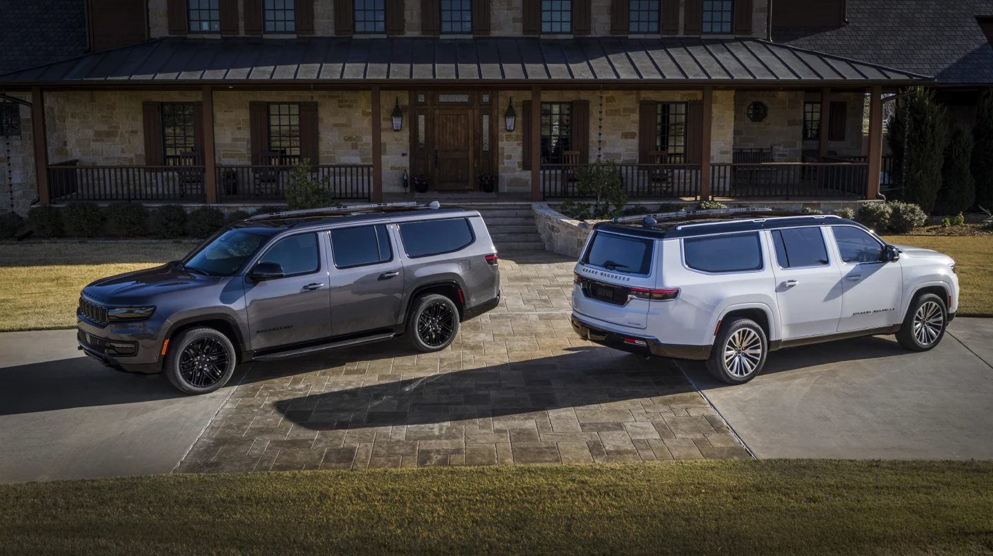 Both the Jeep Wagoneer L (left) and Grand Wagoneer L (right) get an extra 12 inches of length