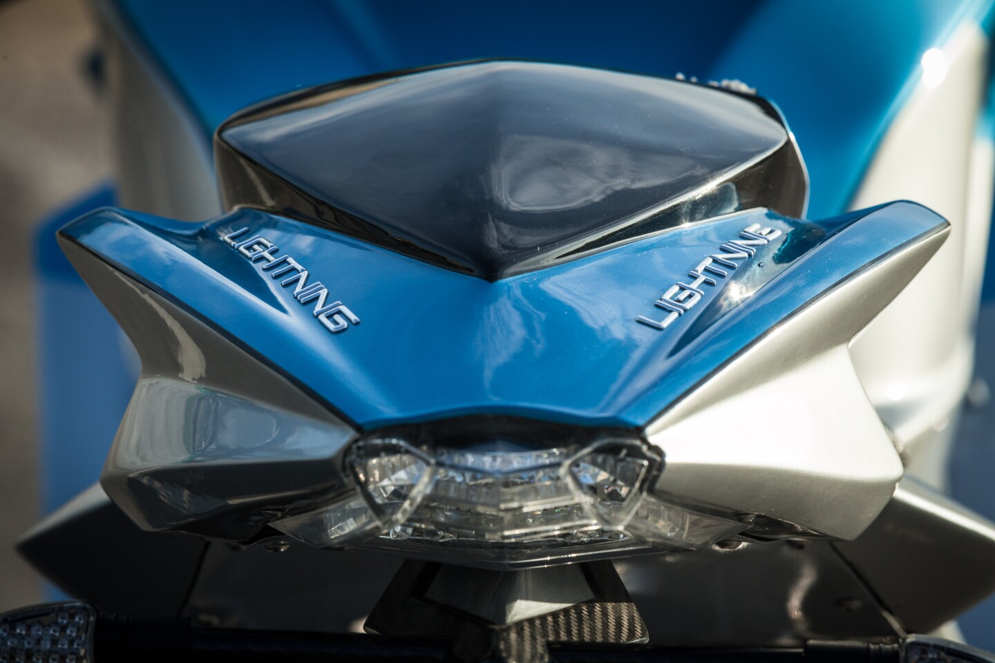 Gizmag rides the electric Lightning LS-218: The world's fastest ...