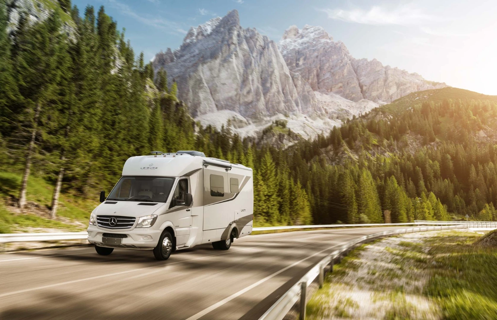 2016 Leisure Travel Vans Unity