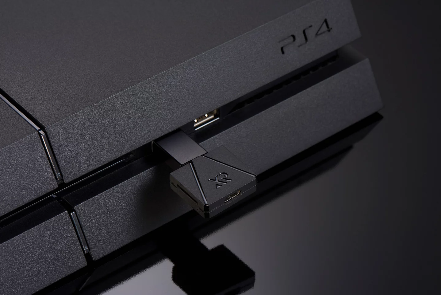 The XT01 Bluetooth transmitter adds low-latency bluetooth to PCs, consoles and laptops