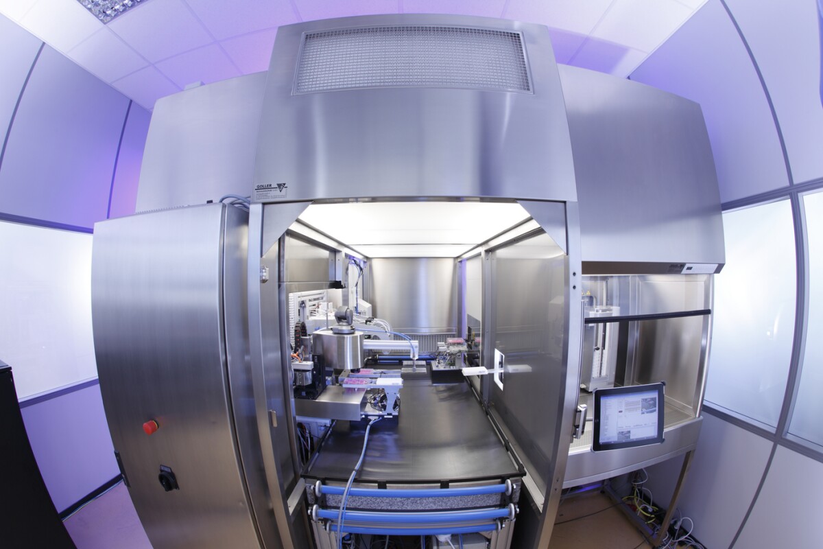 Machine automatically cultivates cell cultures