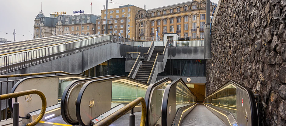 On-street bicycle racks are being removed to free up space and make the area around the Amsterdam Central Station more pleasant for pedestrians, so if you want to park your bike you're going to need to head u