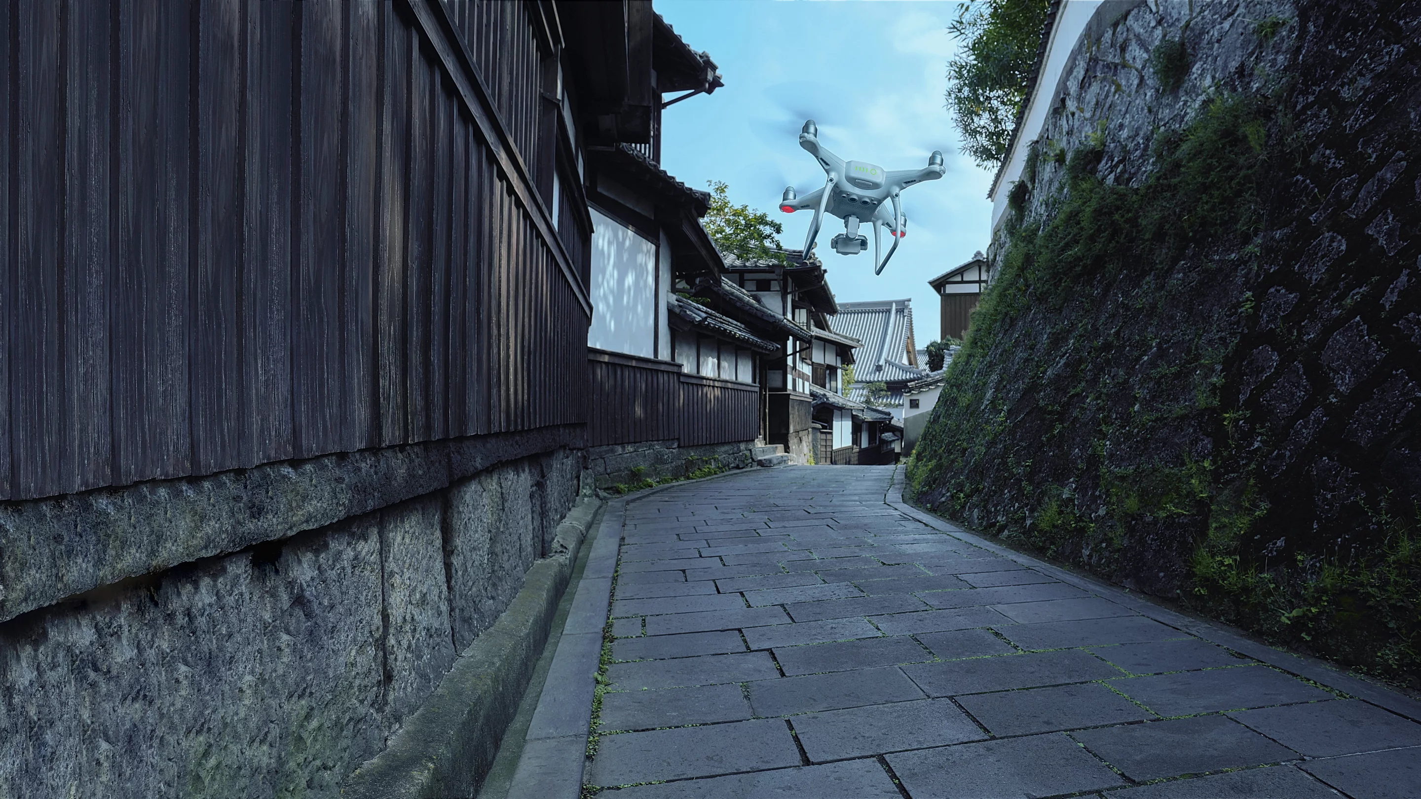 DJI Phantom 4 Pro: can retrace its steps to fly home safely if it loses connection to the controller in a complex environment