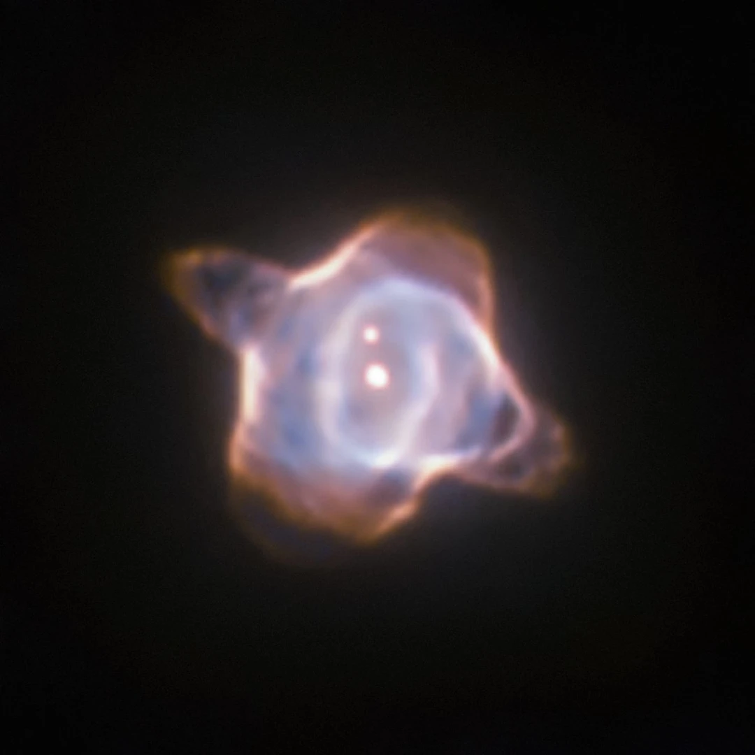 This image of SAO 244567 at the heart of the Stingray Nebula was taken with the Wide Field and Planetary Camera 2 (WFPC2) in 1998