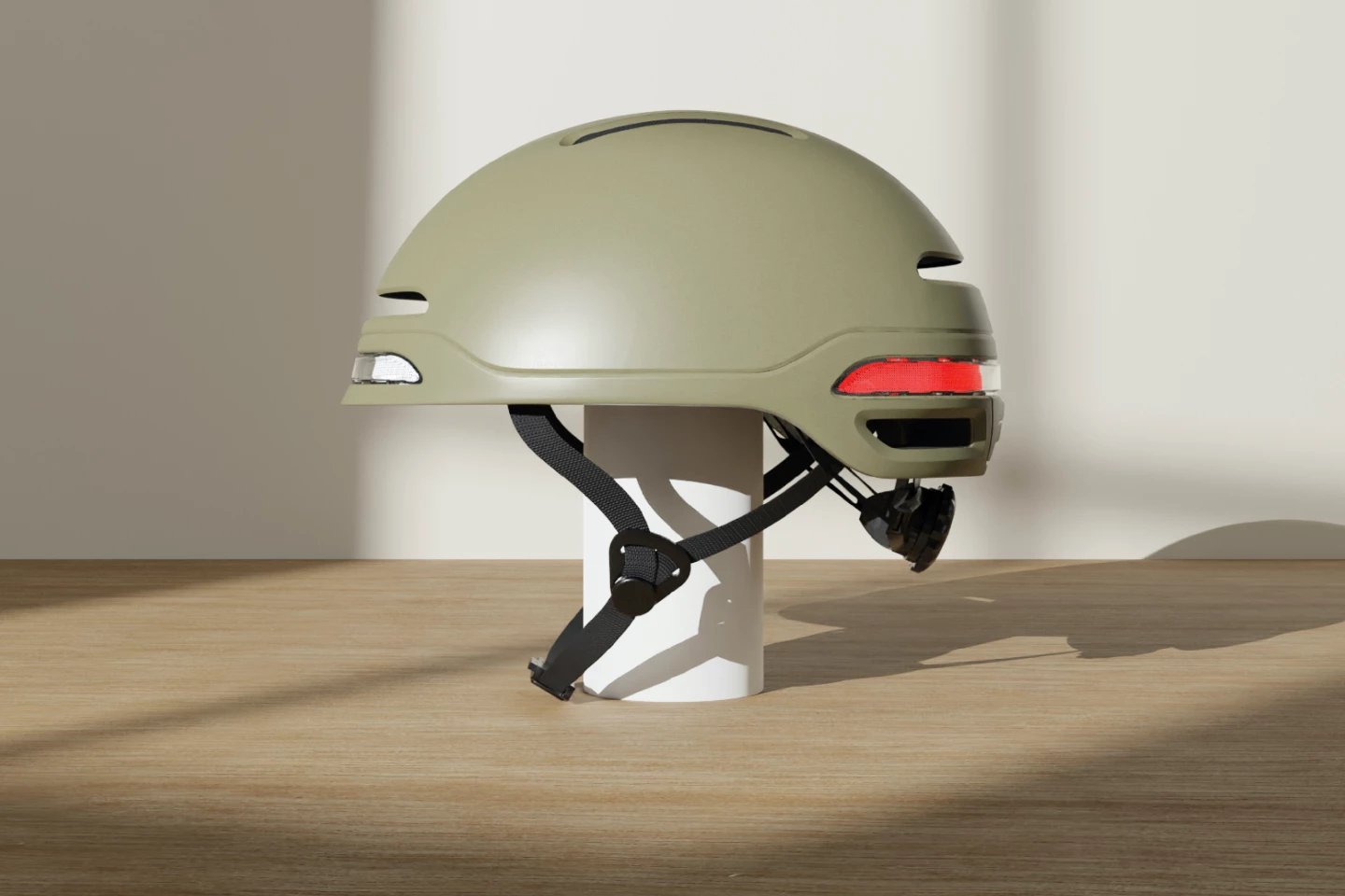 The Gamel has a polycarbonate shell, an expanded polystyrene liner, and a total of five air vents