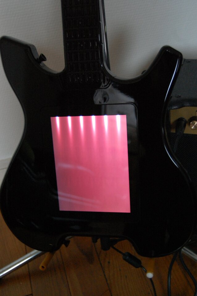 When the Tap mode is engaged - here shown along with the Strings mode - the screen color changes