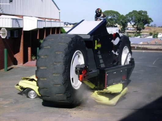 Car crushing Monster Motorbike