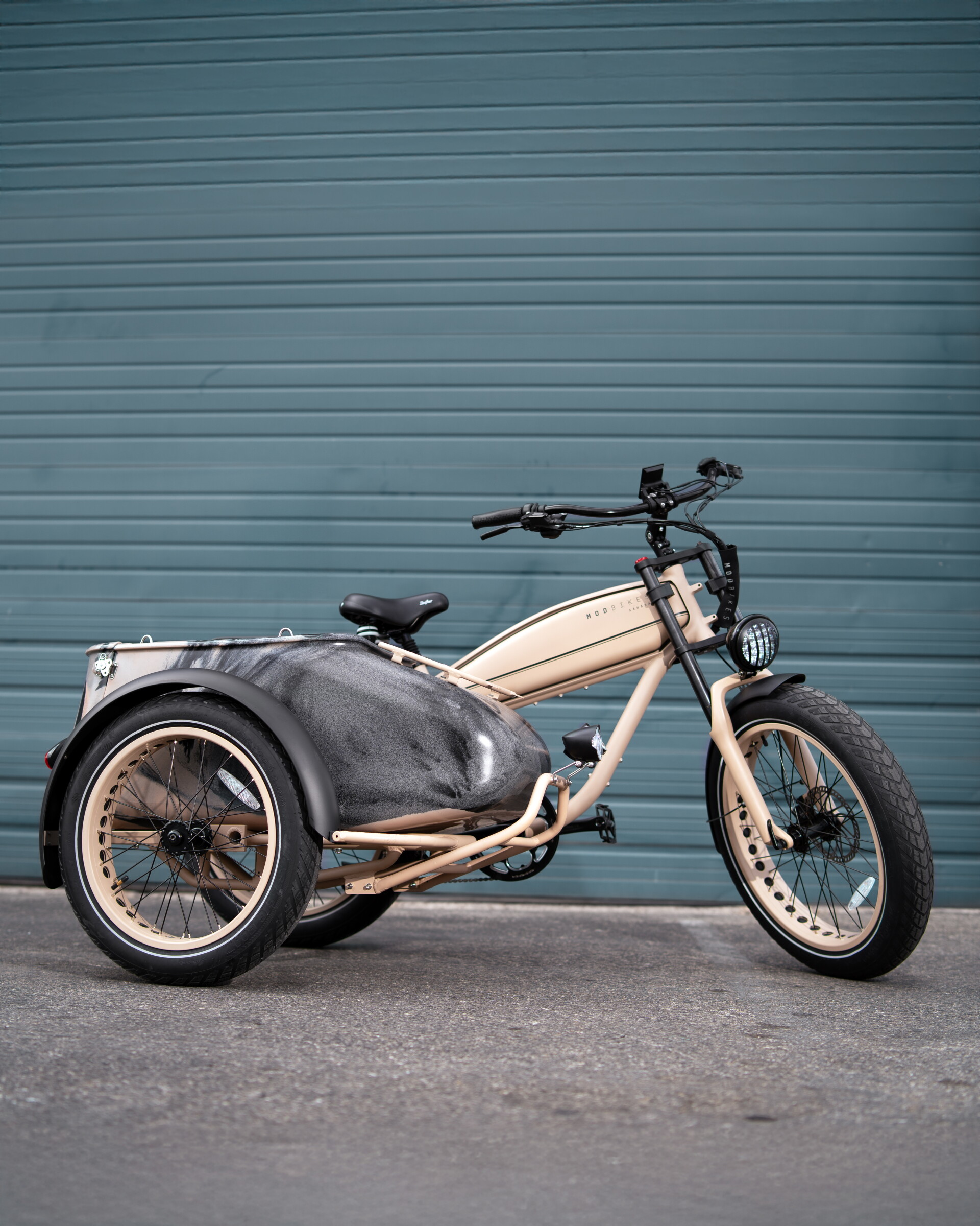 Funky Ebike And Sidecar Combo Inspired By Vintage BMW In Desert Camo funky-ebike-and-sidecar-combo-inspired-by-vintage-bmw-in-desert-camo