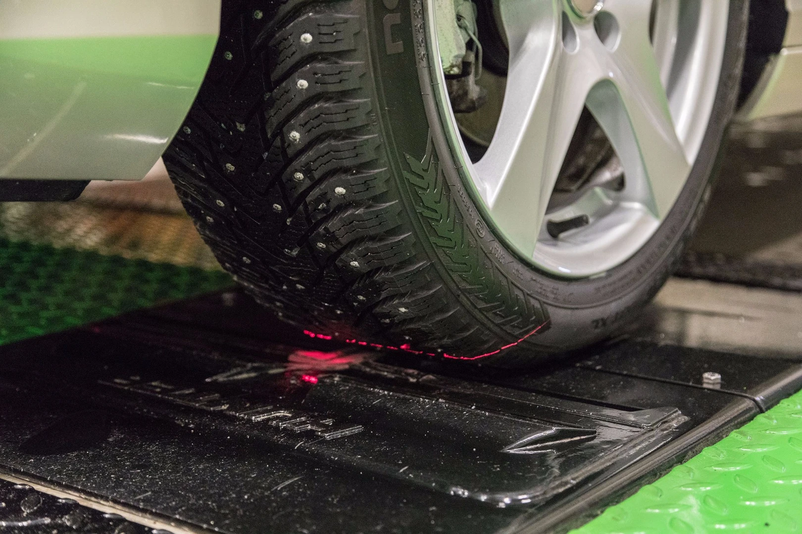 Nokian's SnapSkan scanner in use