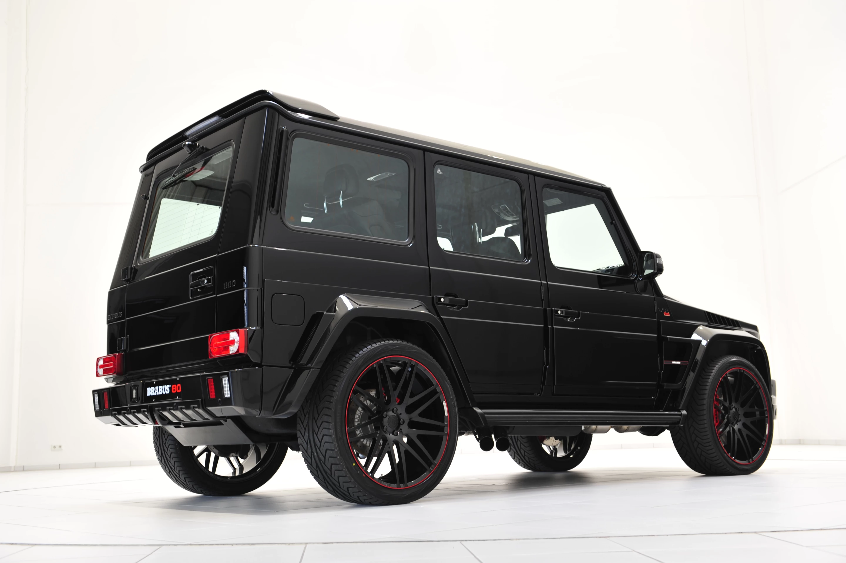 The BRABUS 800 iBusiness is based on the Mercedes Benz G 65