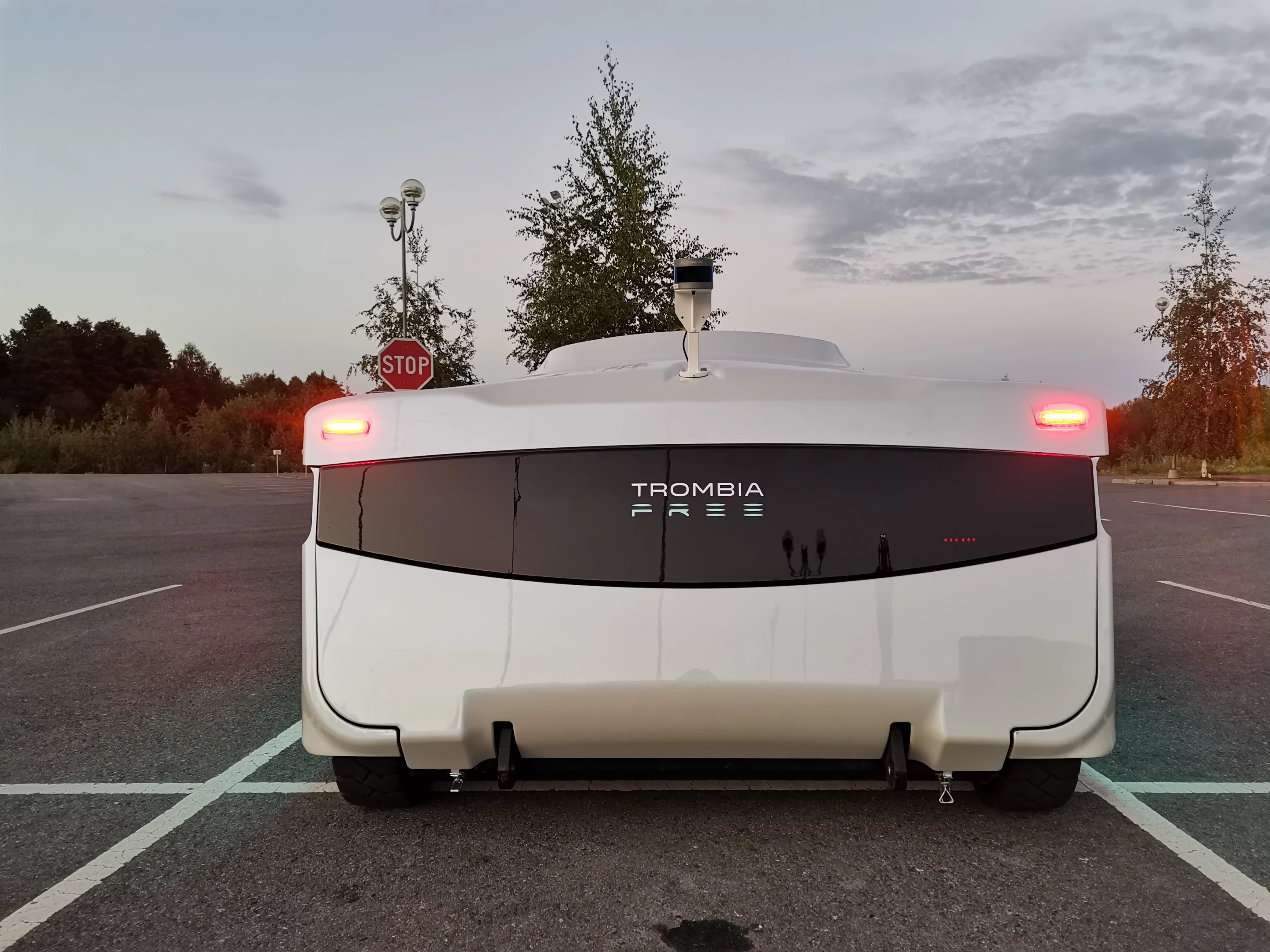 The Trombia Free electric street sweeper navigates autonomously with the help of LiDAR and machine vision tech