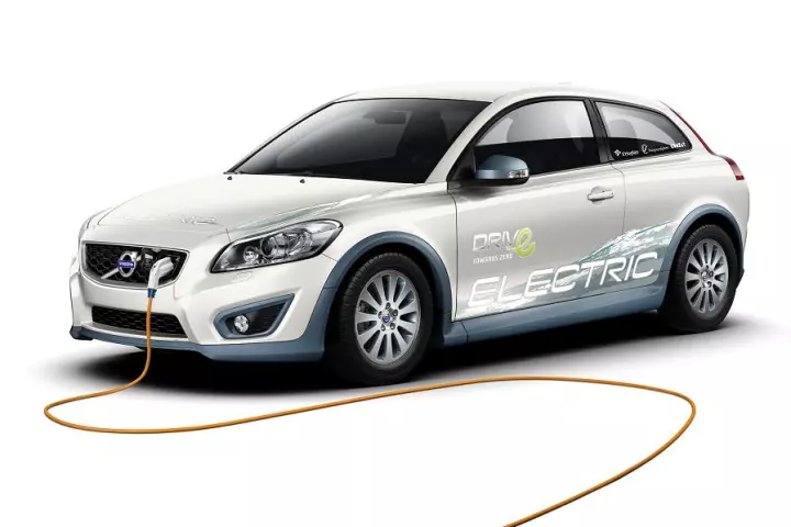 While it looks like a regular Volvo C30 with the same safety, comfort and space as featured in standard model the big difference is that the C30 Electric is powered solely by electricity