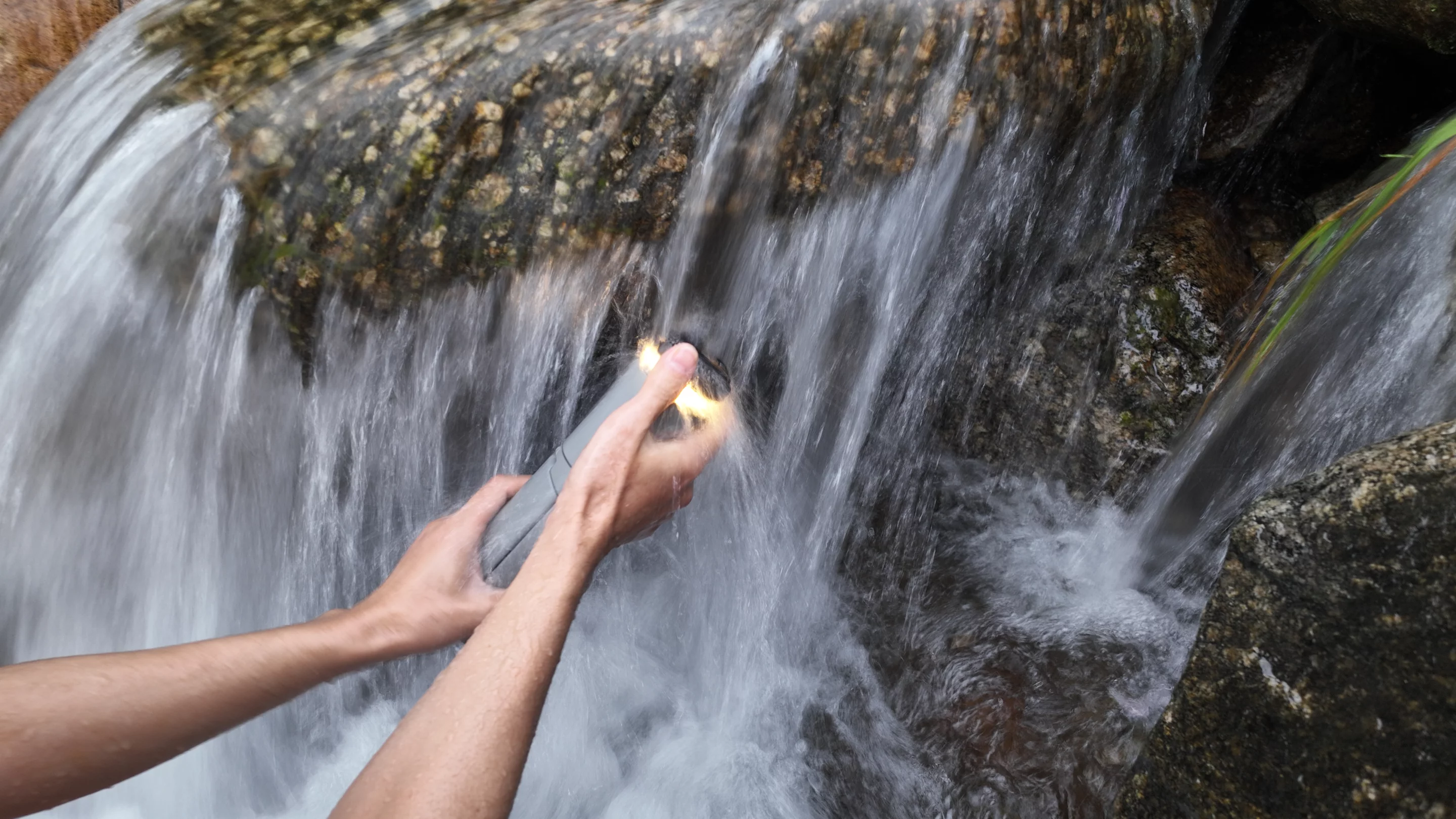 The body of the ouTask lantern is IPX6 waterproof, while the telescoping light head is rated at IPX7